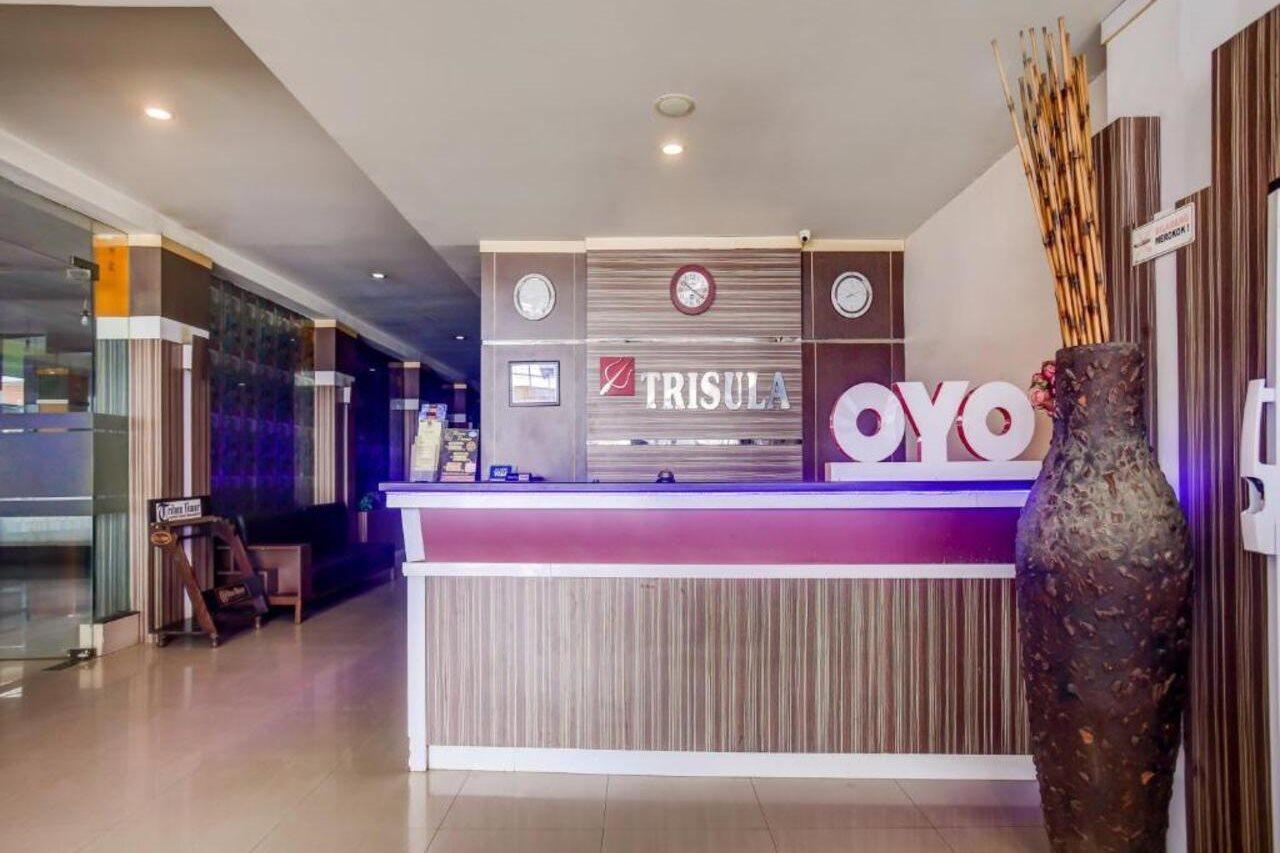 Oyo 3936 Hotel Trisula Makassar Exterior foto